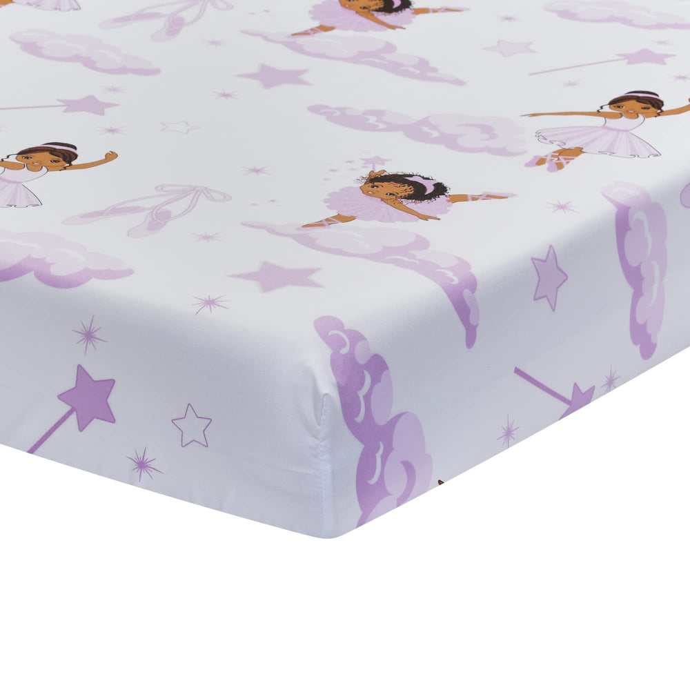 EVERYDAY KIDS 8-inch pocket fitted sheet, snug on crib or toddler bed.