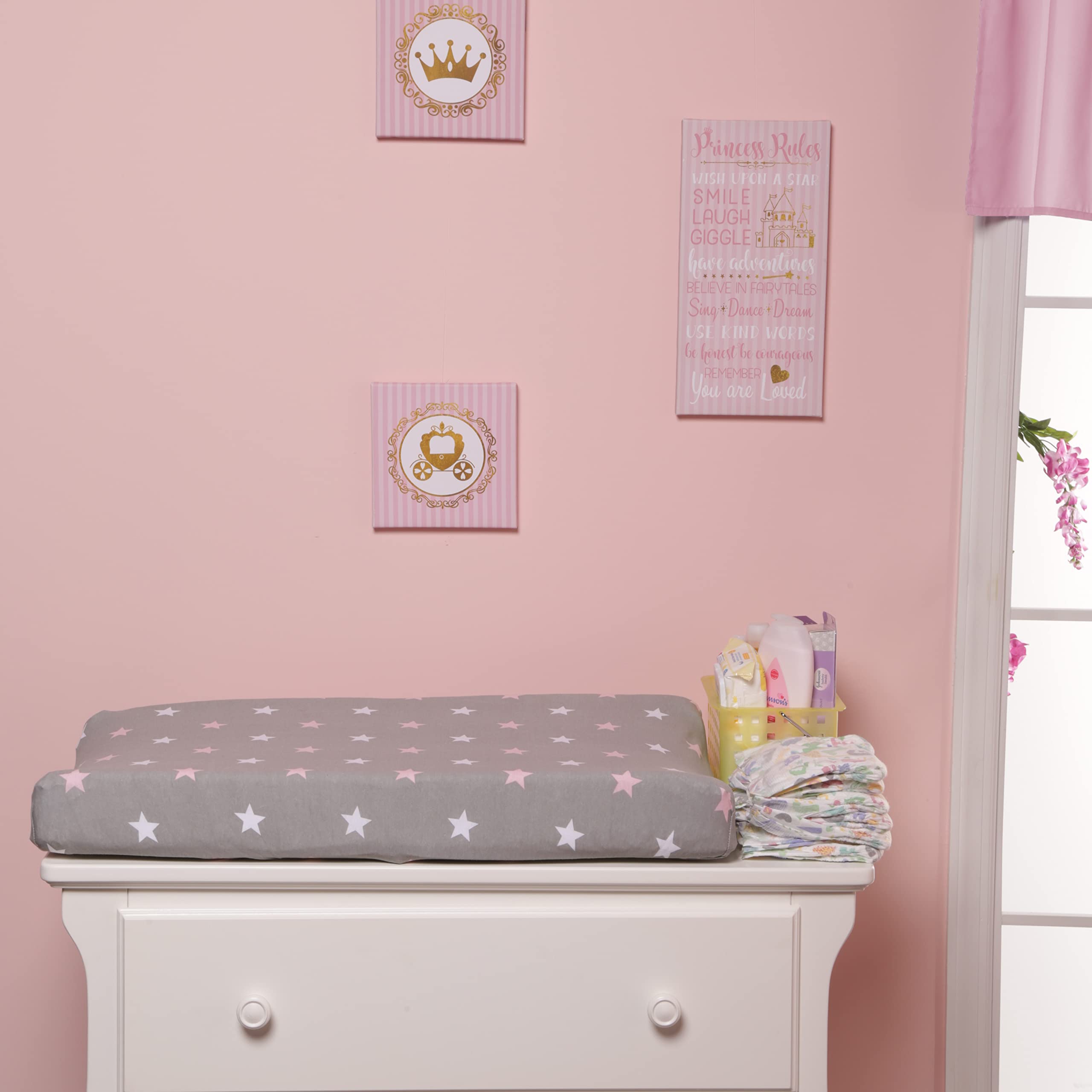 EVERYDAY KIDS 6-inch deep pocket keeps sheets in place.