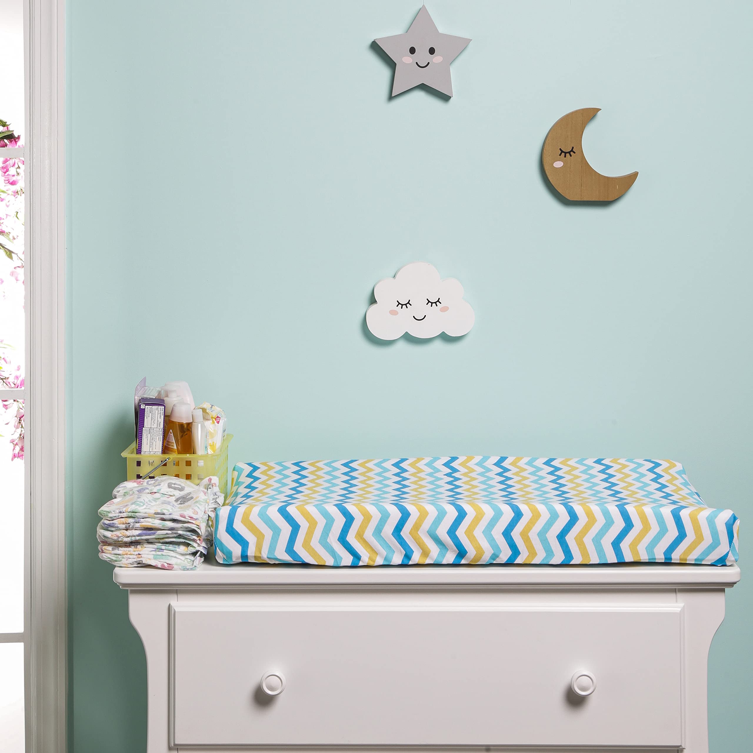 EVERYDAY KIDS machine-washable cover stays vibrant after washes.