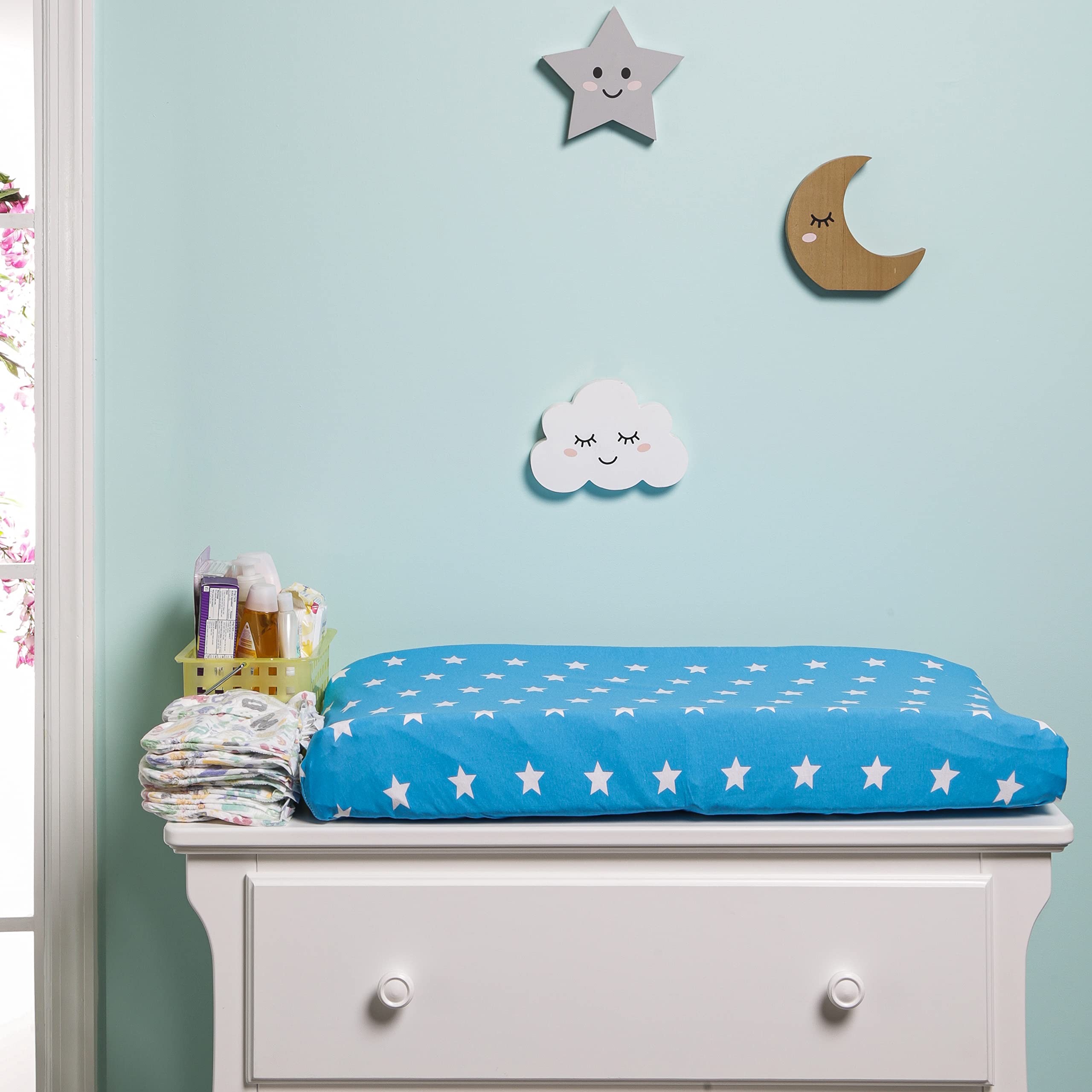 EVERYDAY KIDS changing pad cover soft jersey knit fabric feels gentle.