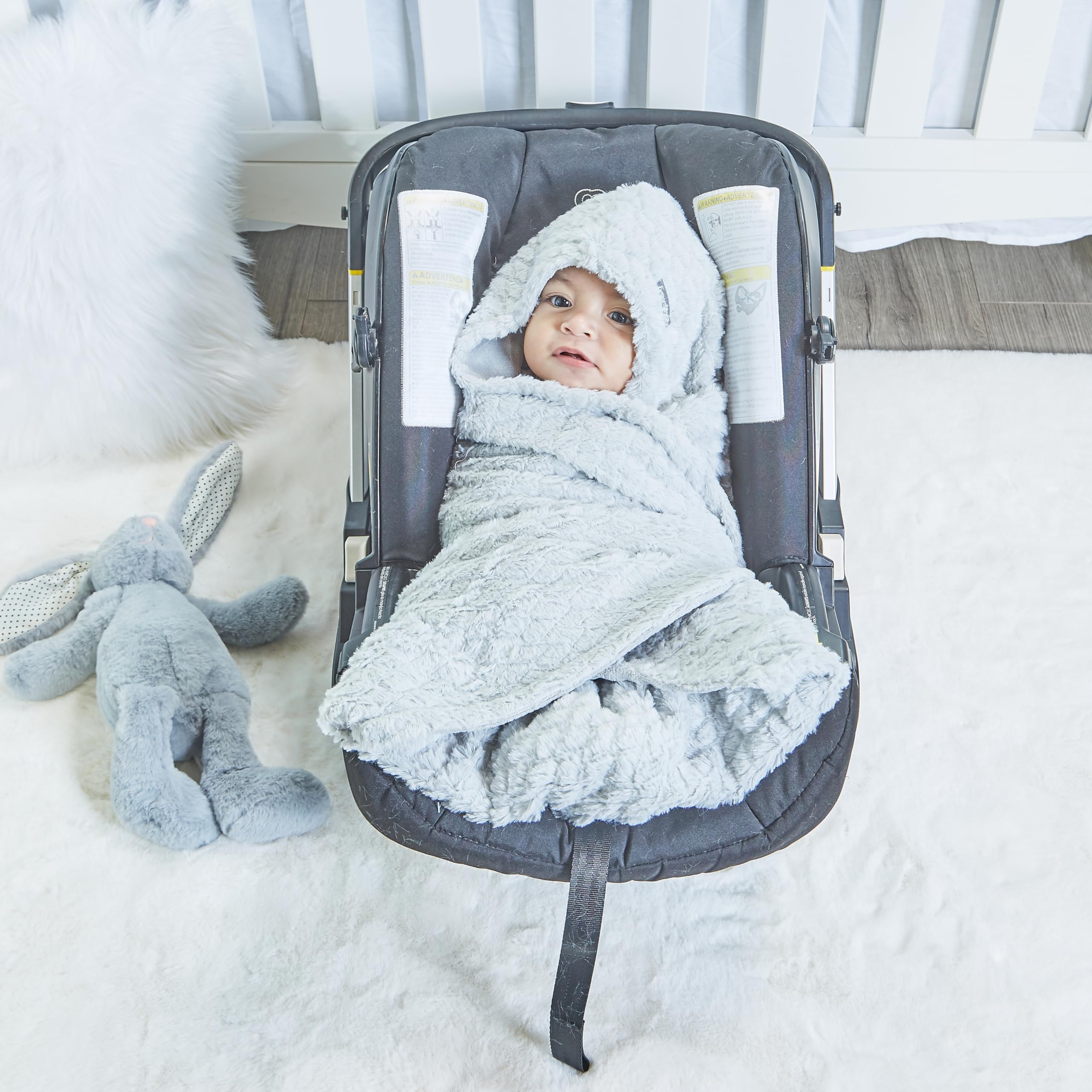 EVERYDAY KIDS gray car seat blanket plush fleece bottom keeps seats clean and comfy.