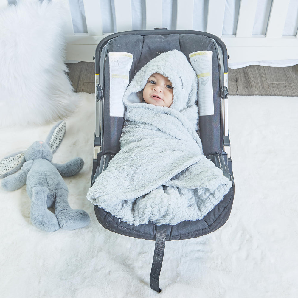 EVERYDAY KIDS gray car seat blanket plush fleece bottom keeps seats clean and comfy.