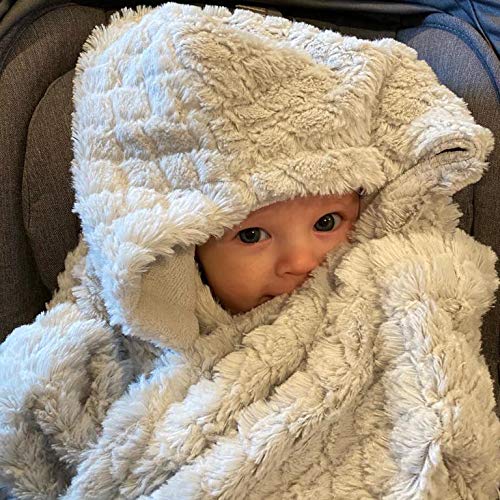 EVERYDAY KIDS car seat cover doubles as a travel-friendly gift for new parents.