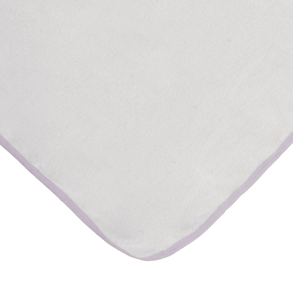 EVERYDAY KIDS hooded towel helps wrap kids quickly after baths