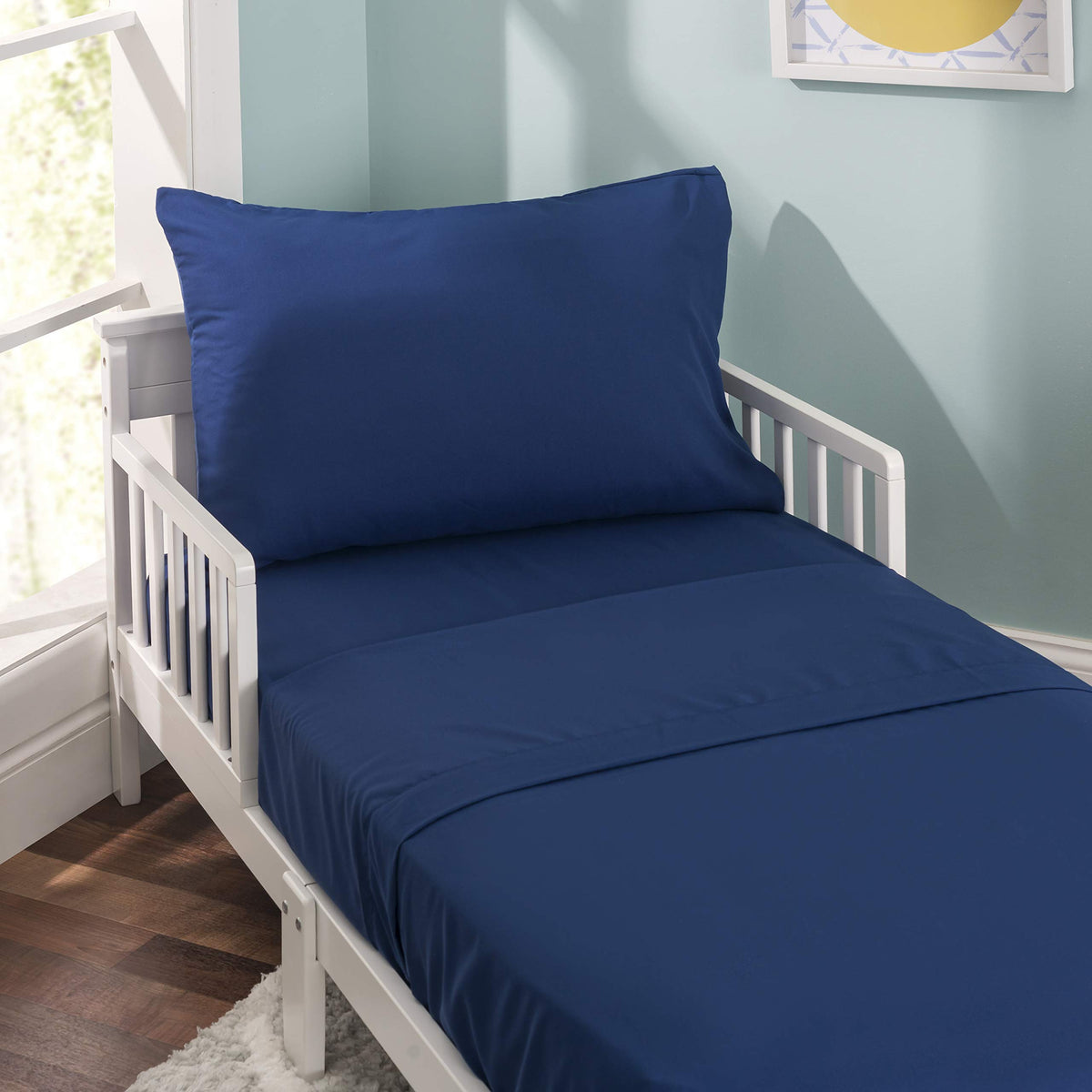 Everyday Kids toddler sheet set flat sheet navy, soft and breathable for calm bedtimes.