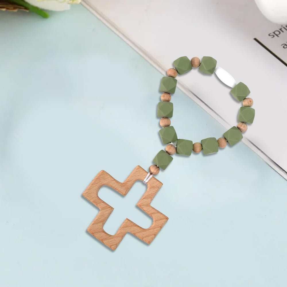 EVKILKJS portable rosary keepsake is lightweight and easy to carry.