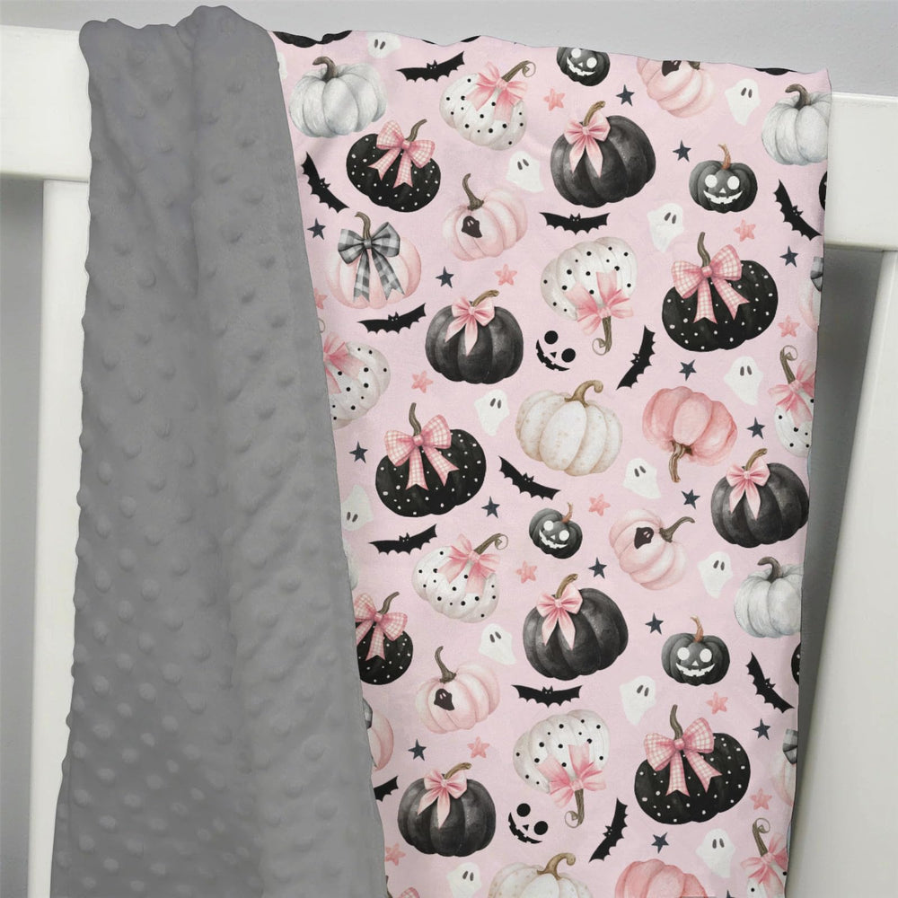 EyMzcod Mink Blanket easy-care design keeps softness after washes.