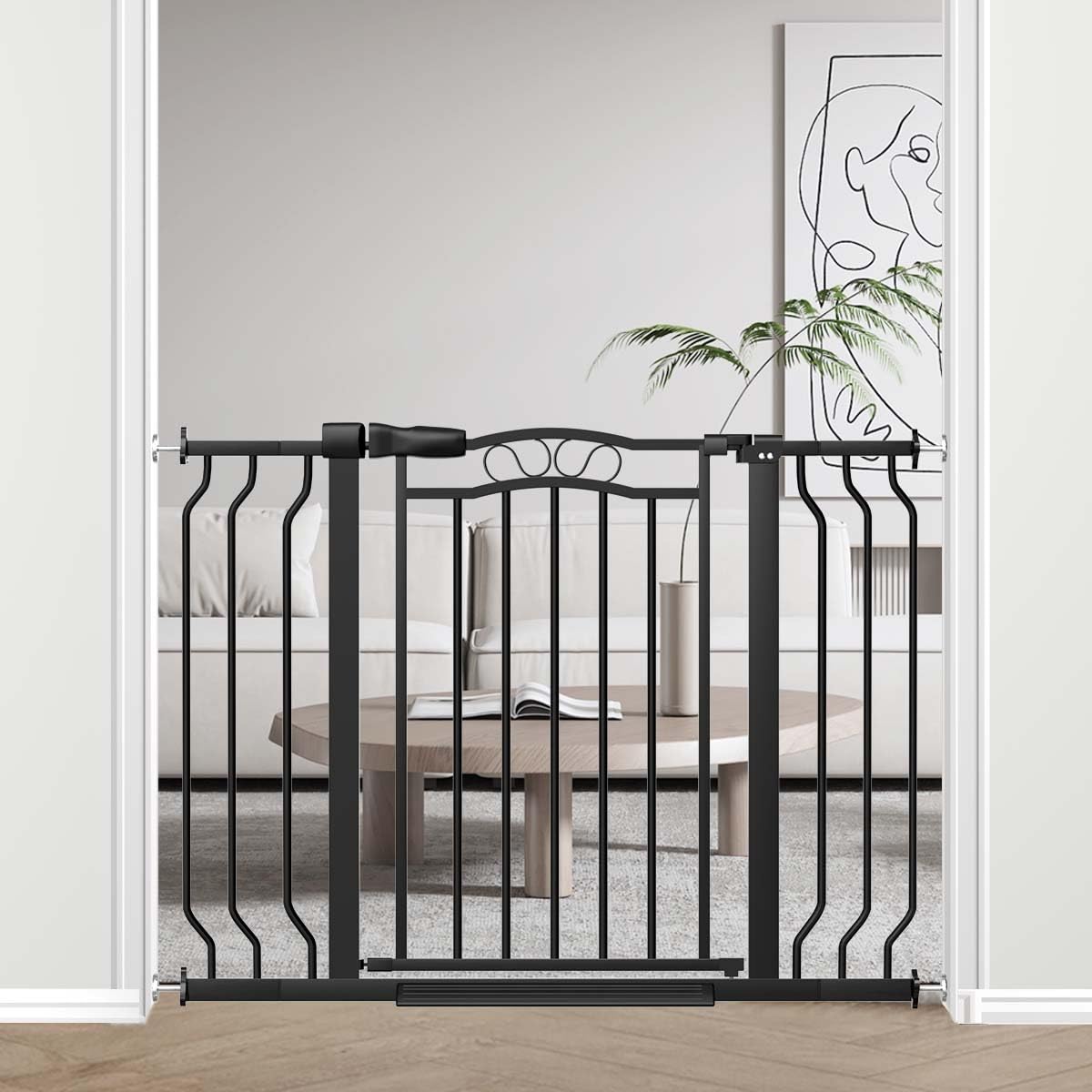 Fairy Baby extra-wide gate with arch design for stylish safety