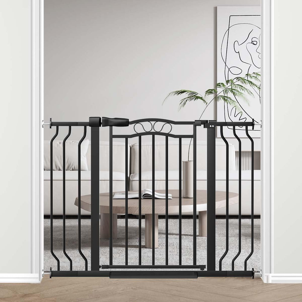 Fairy Baby extra-wide gate with arch design for stylish safety