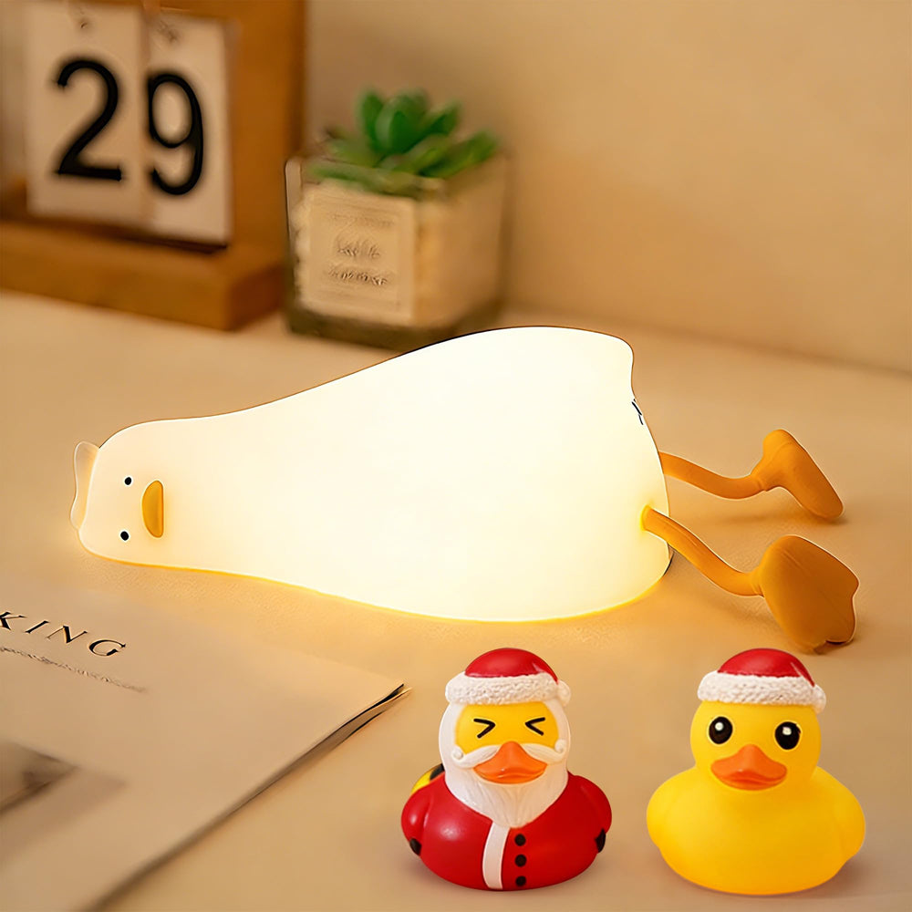 FAMIDUO warm 3000K light creates cozy nighttime atmosphere.