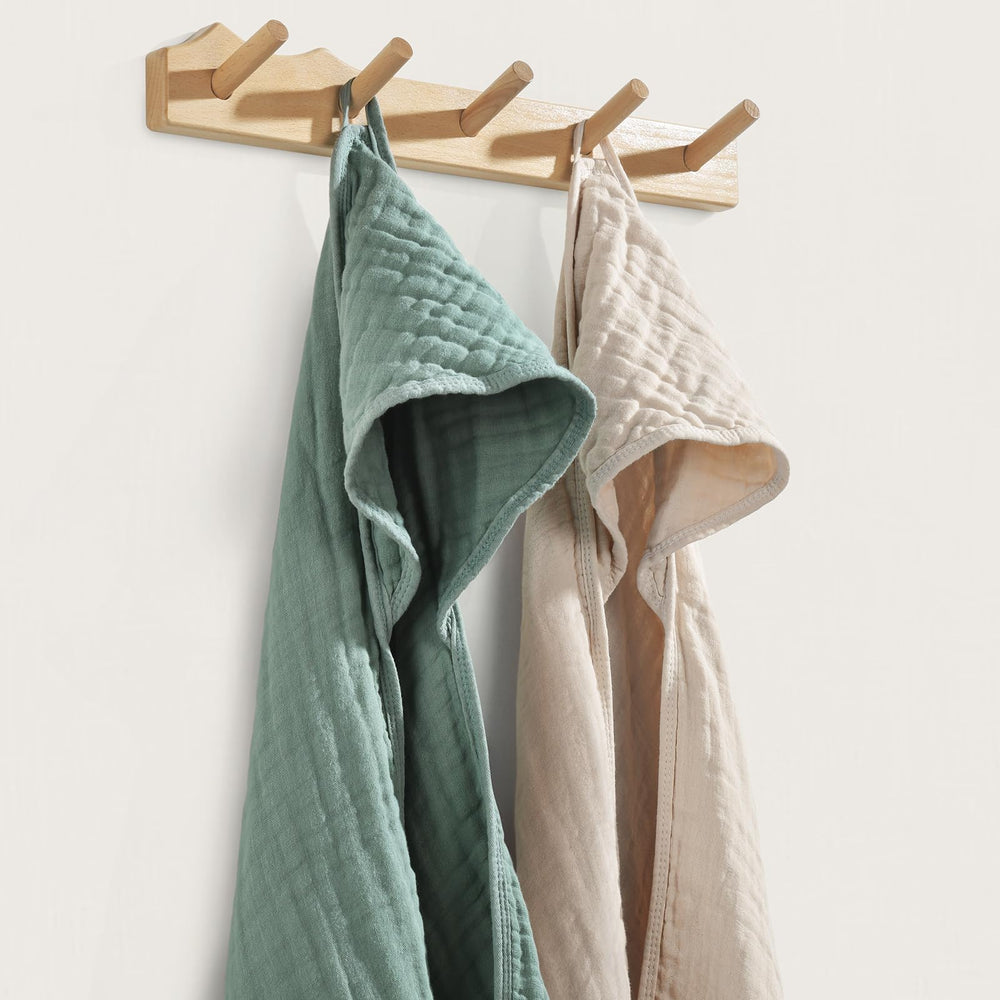 FAVERDIIY gift-ready hooded towel set for newborn gifting.