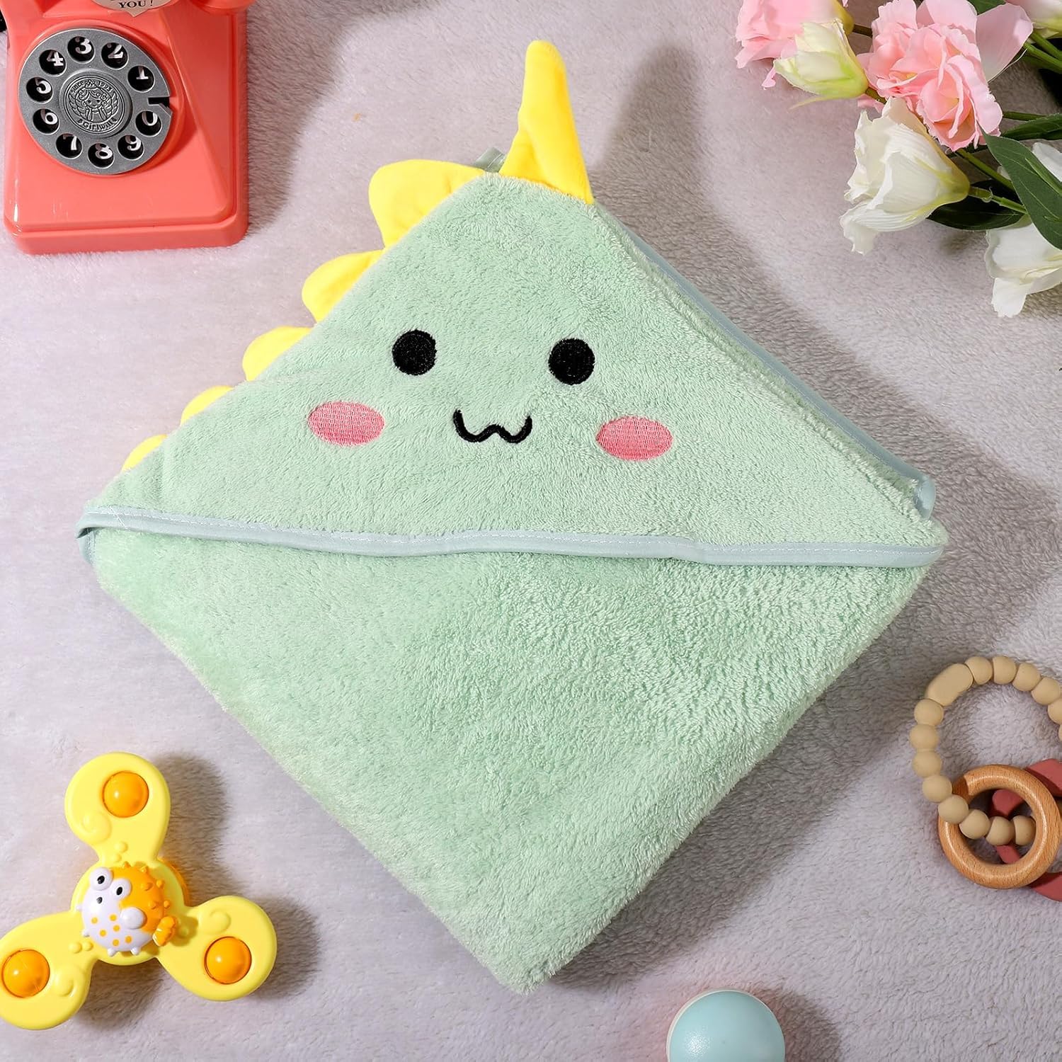 Febvao hooded towel use at bath or beach keeps baby warm and dry