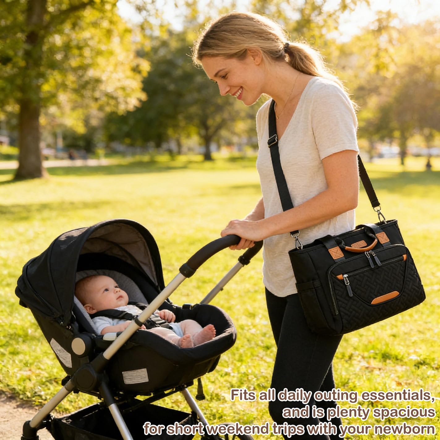 FHELAD tote features a dedicated wet wipe compartment for convenience.