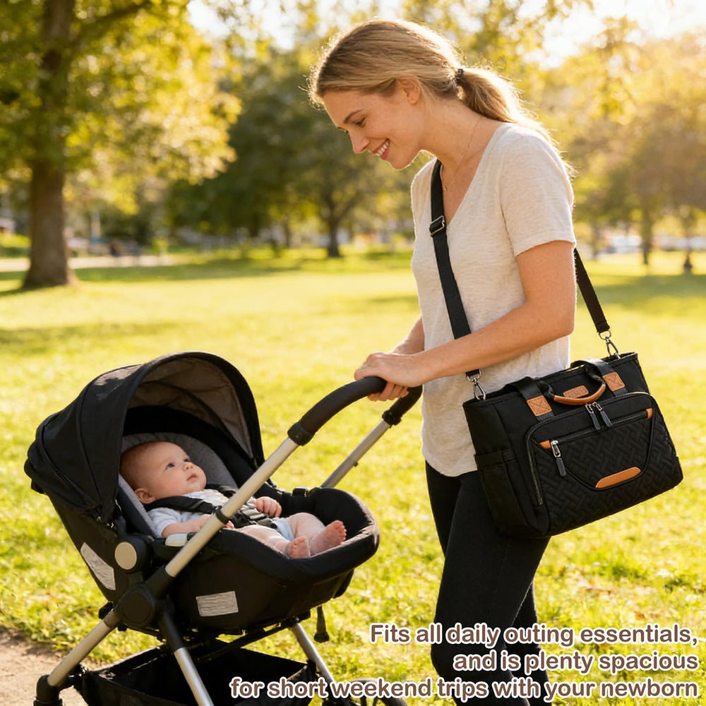 FHELAD tote features a dedicated wet wipe compartment for convenience.