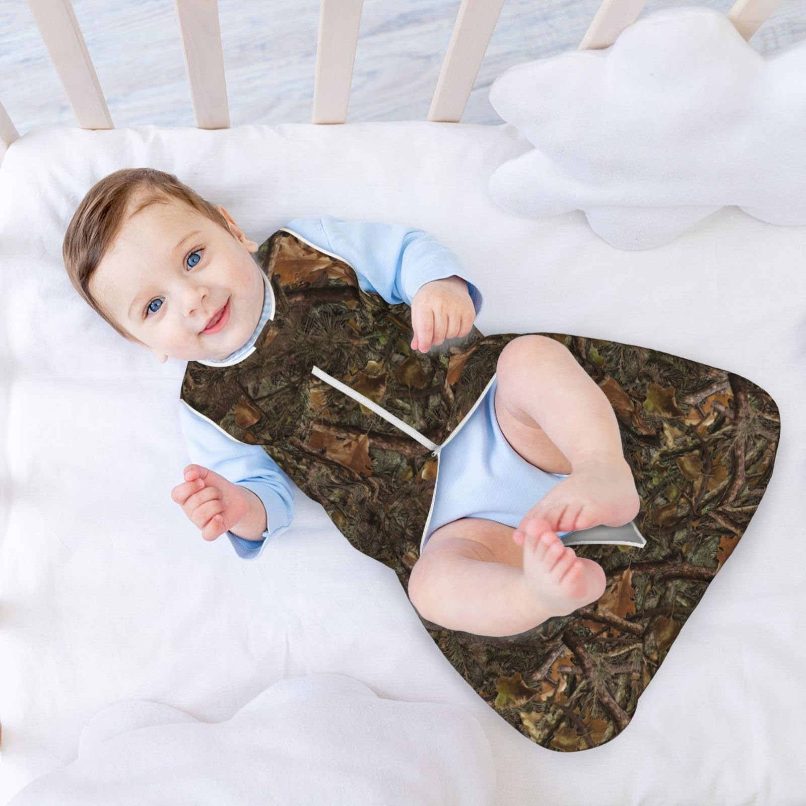Figtihw camo blanket sleeveless detail enables flexible movement.