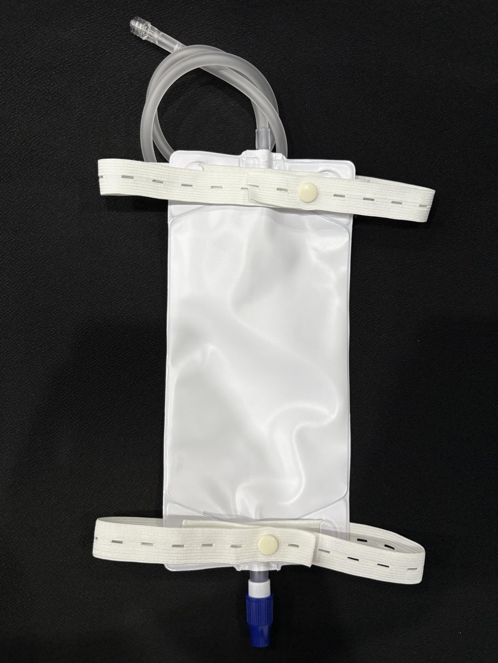 Bag showing clear volume graduations for quick monitoring.
