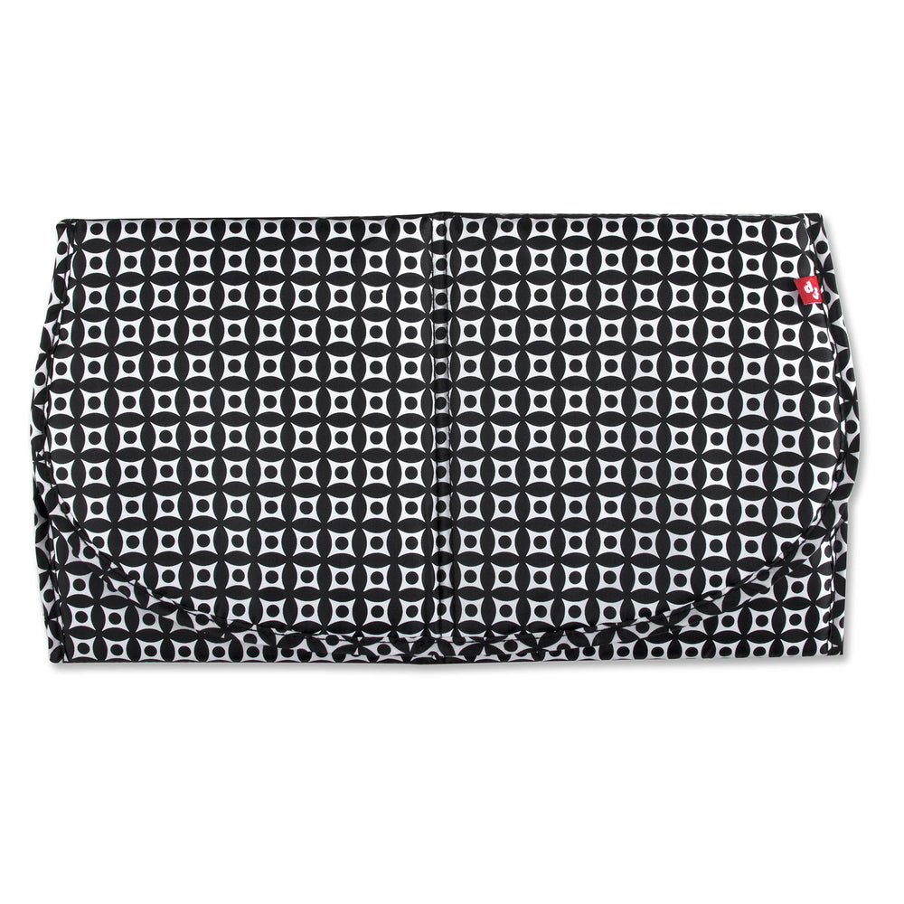 Fisher-Price Baby stroller-clips-front-organizer supports travel setup and organization.