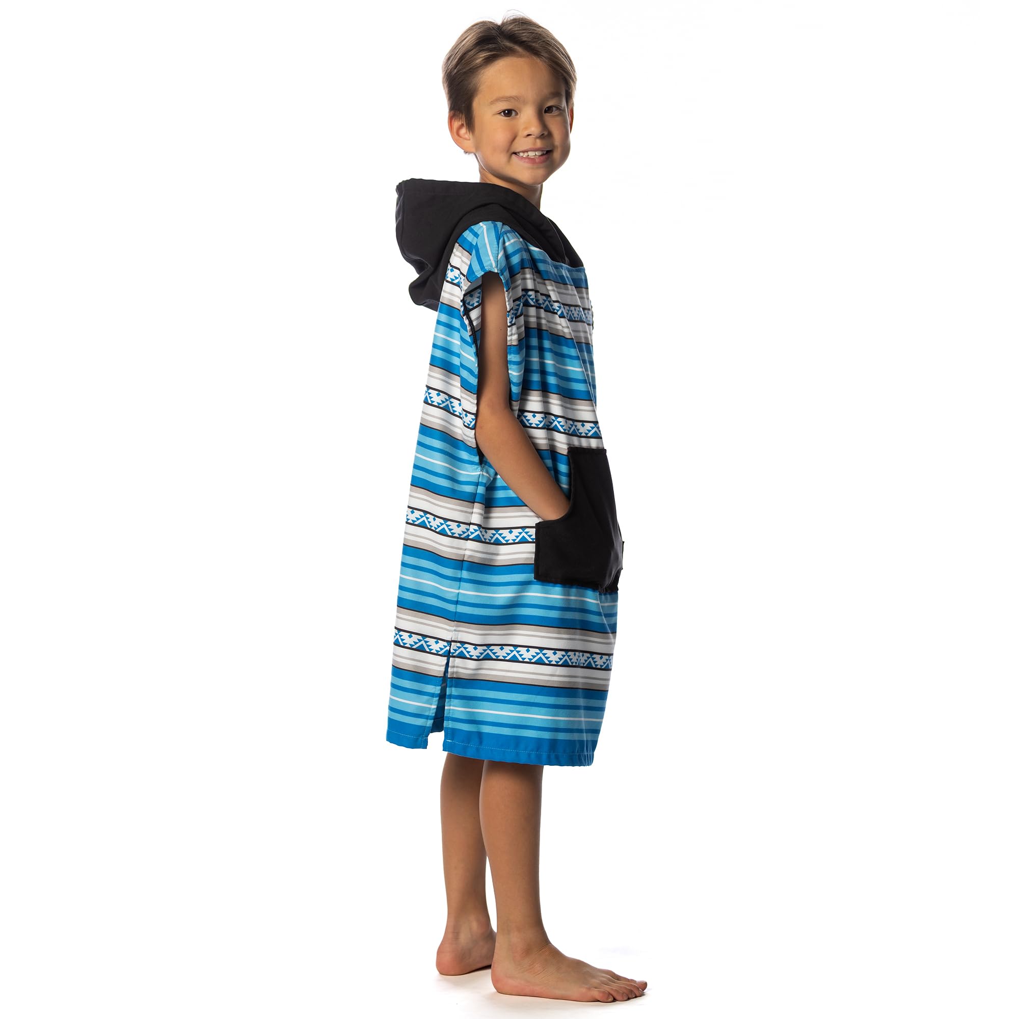 Flow Changing Poncho for Kids Laguna Blue pocket detail highlighting roomy pocket