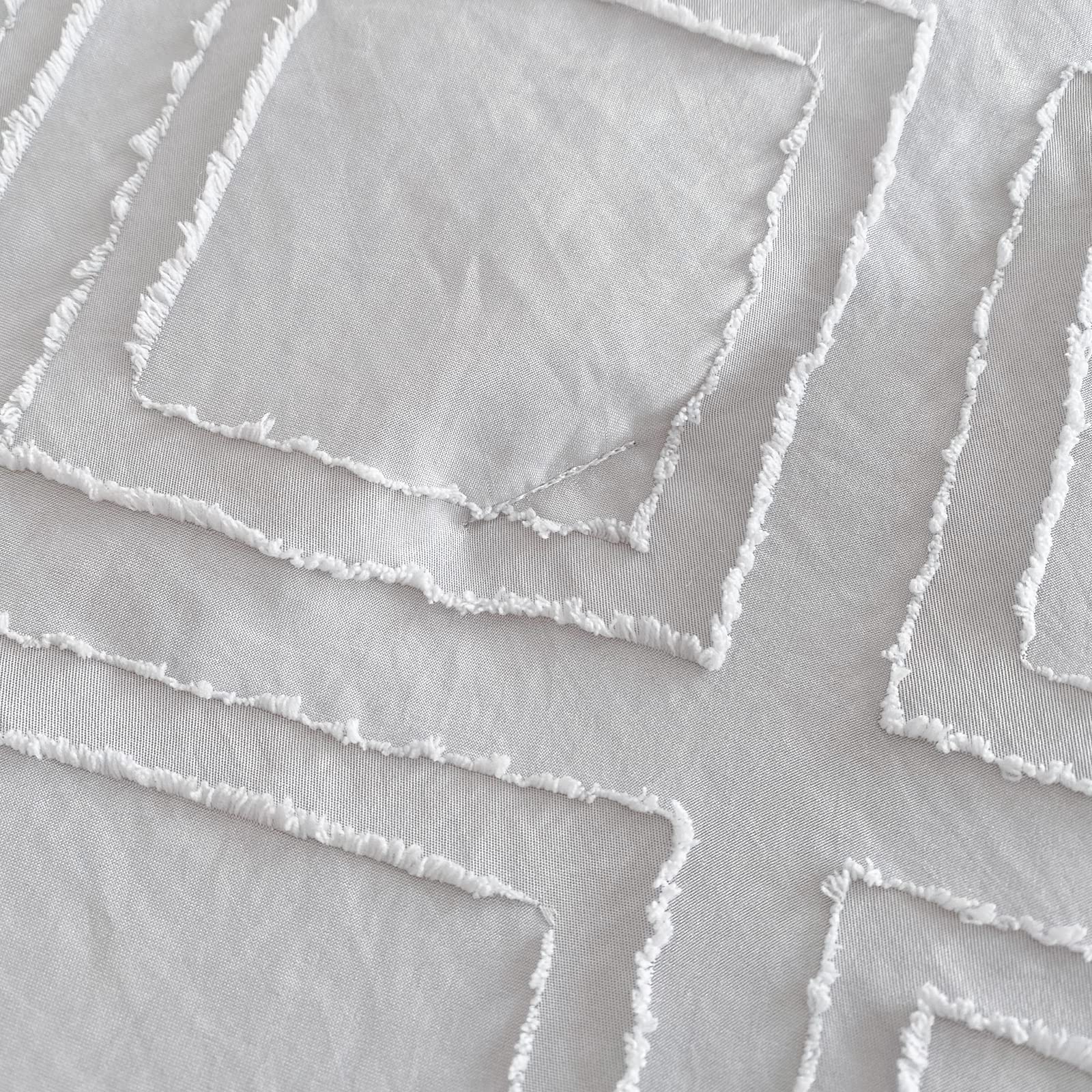 Flysheep light grey jacquard tufted design adds warm, cozy style.
