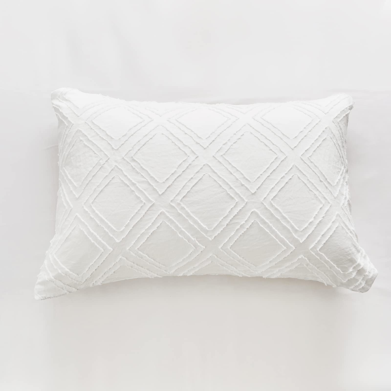 Flysheep toddler bedroom setup with white tufted bedding for a calm space