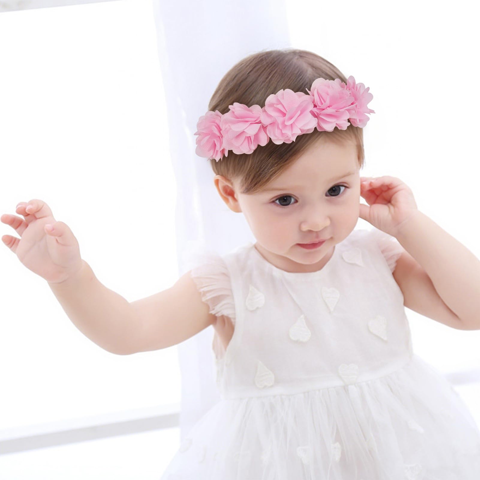 Chiffon fabric texture highlights a soft, comfortable feel