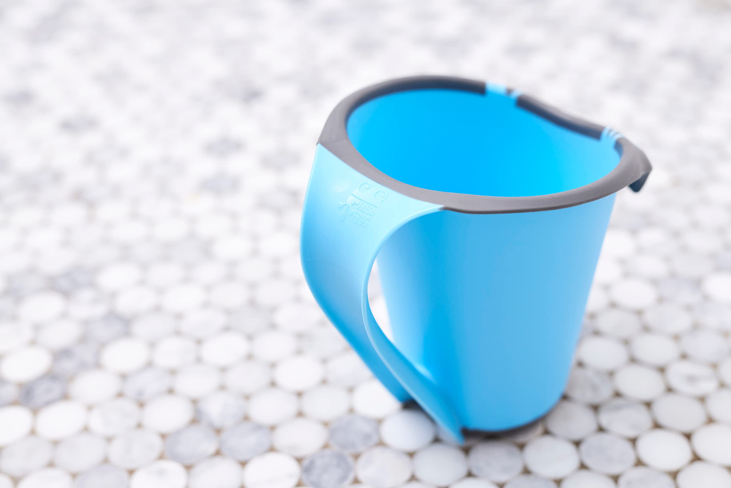 Fresh Frog Cascada silicone-edge close-up emphasizing soft seal on forehead.
