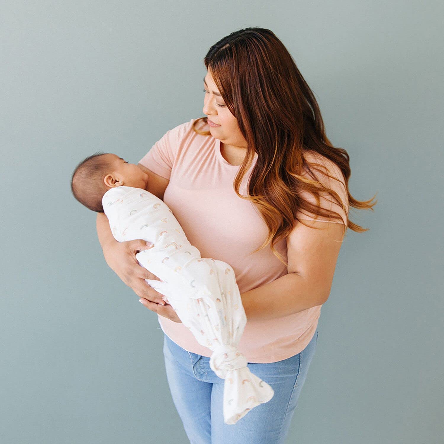 Freshly Picked swaddle blanket includes 1 blanket and 1 mesh laundry bag