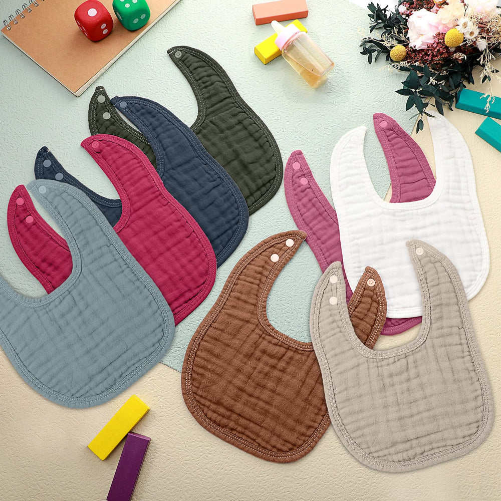 Frienda adjustable snap closure provides a secure fit for growing babies.