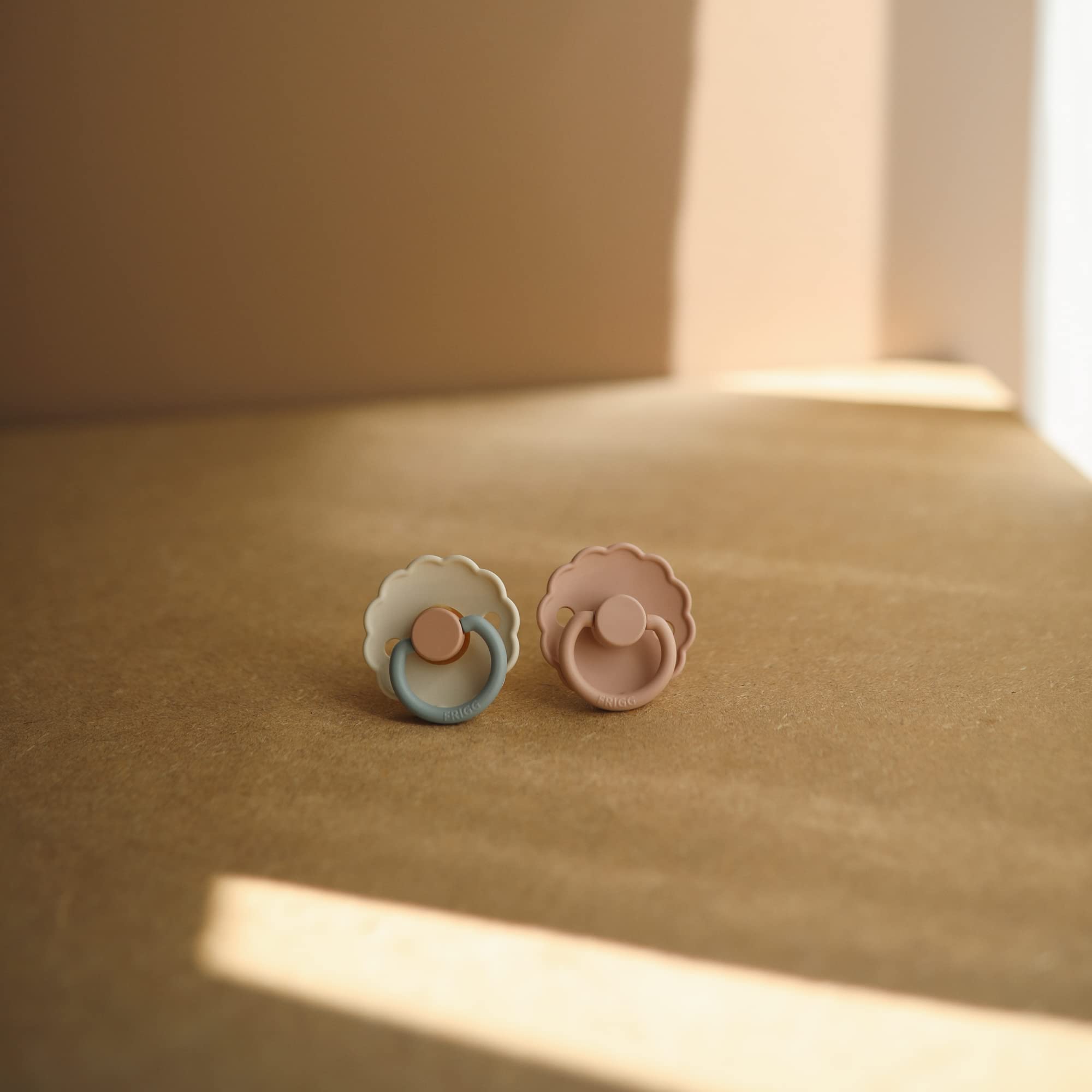 FRIGG Daisy air holes promote breathable use during soothing moments.