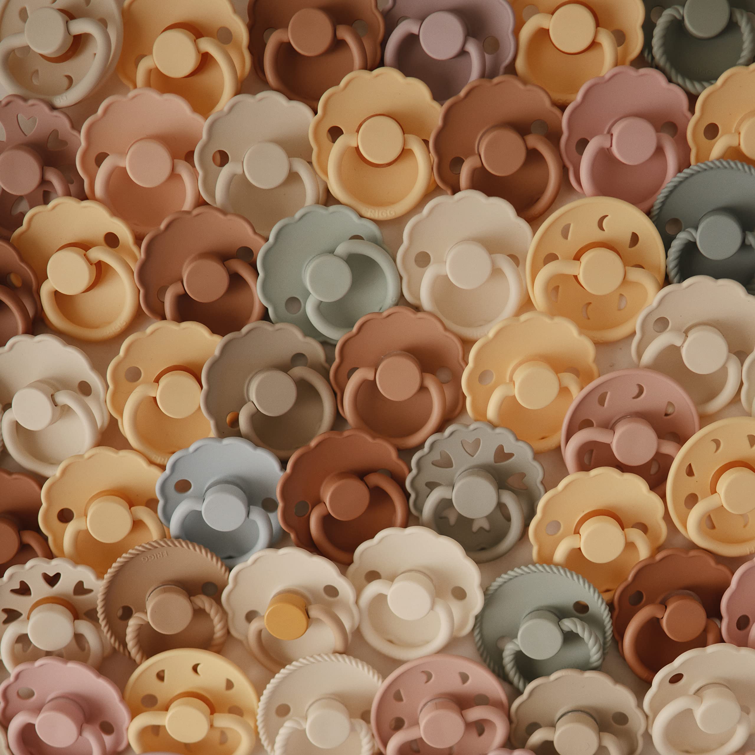 FRIGG Daisy pacifiers offer Danish-made quality for reliable use.