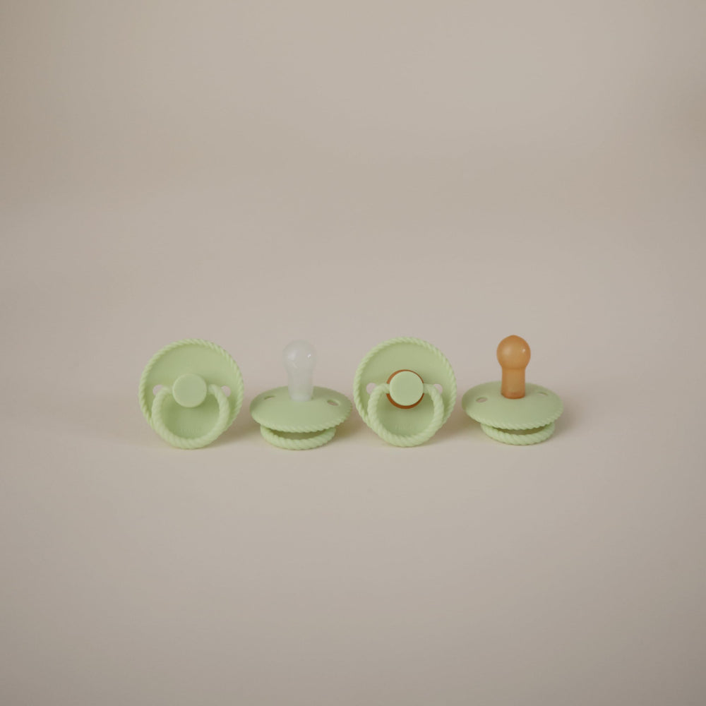 Frigg security handle adds easy handling during soothing moments.