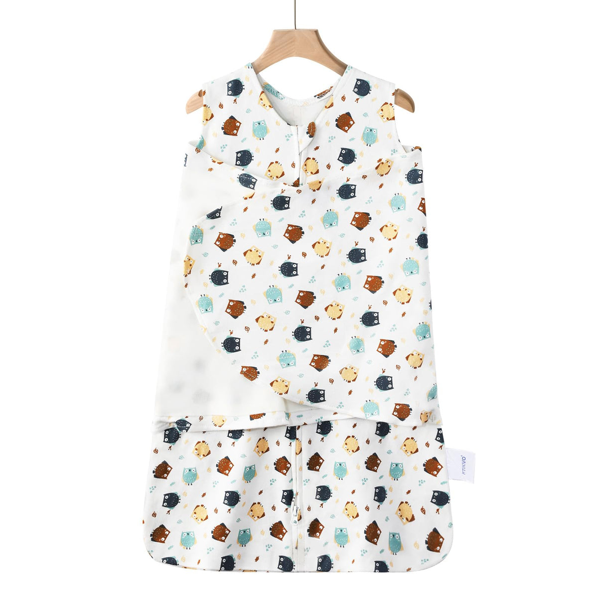 Ftikvo Owl-pattern baby swaddle blanket keeps baby snug and secure.