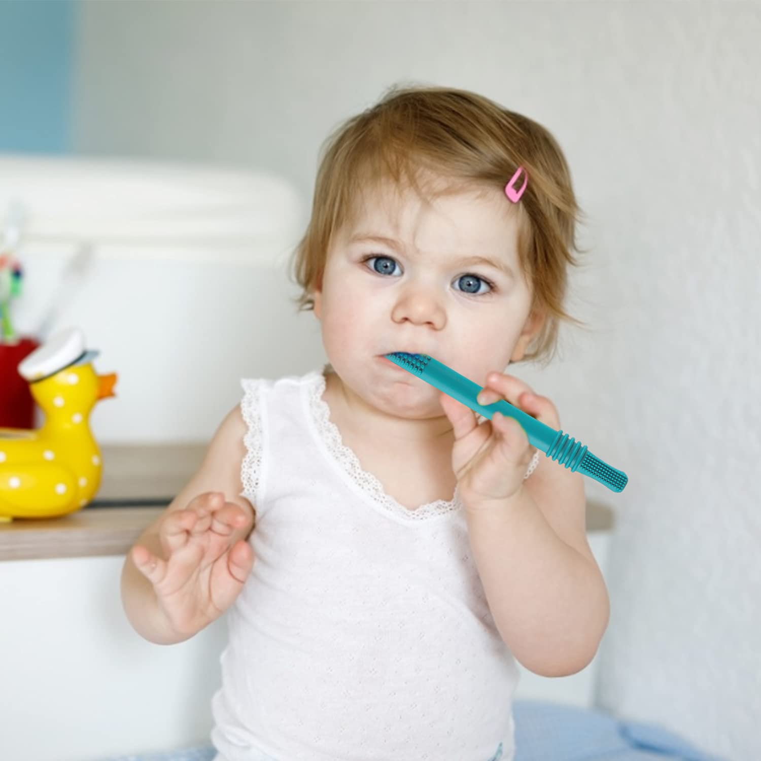 Fu Store sensory teether straw purple encourages tactile exploration.