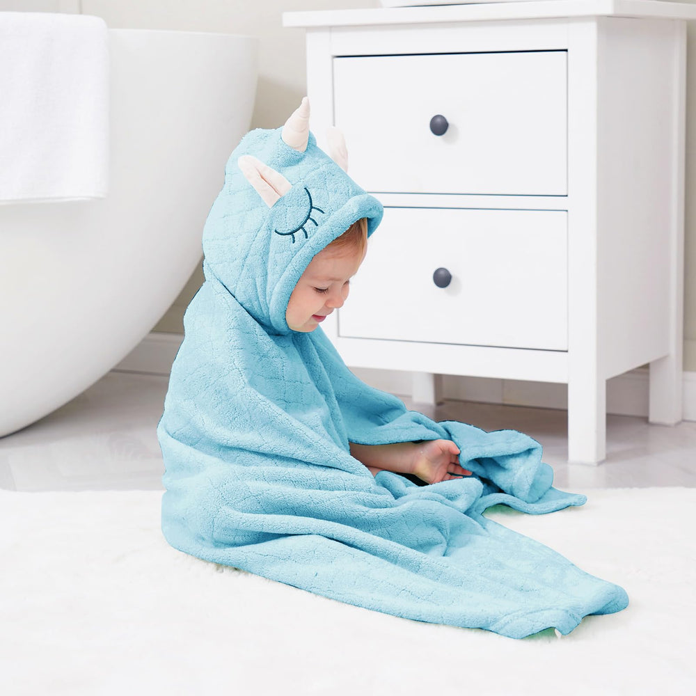 FUBANRAY hooded towel shown for daily use after baths at home, keeping warmth.