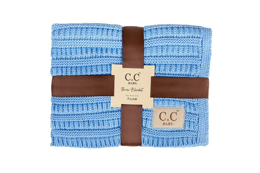 Blanket in crib or stroller, ideal for everyday use.