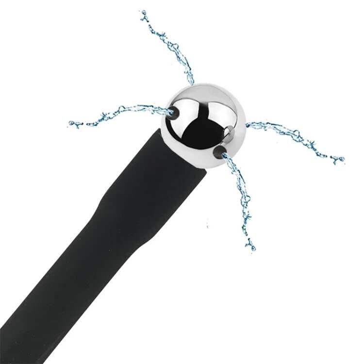 Funny Steel black hose nozzle provides discreet durability.
