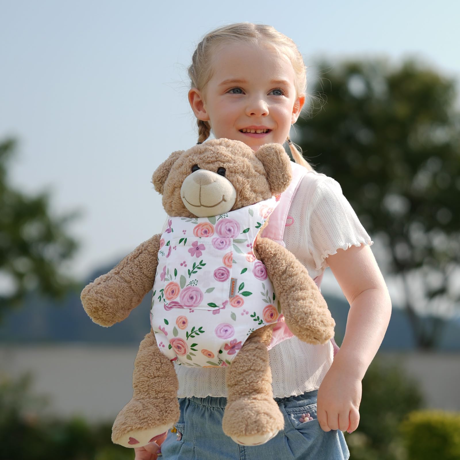 GAGAKU Rose doll carrier demonstrating three carry styles