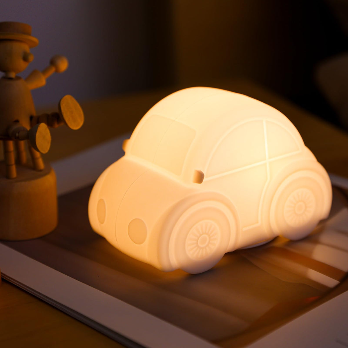 GAGBC car night light for kids with tap control and soft silicone for safe nighttime use.