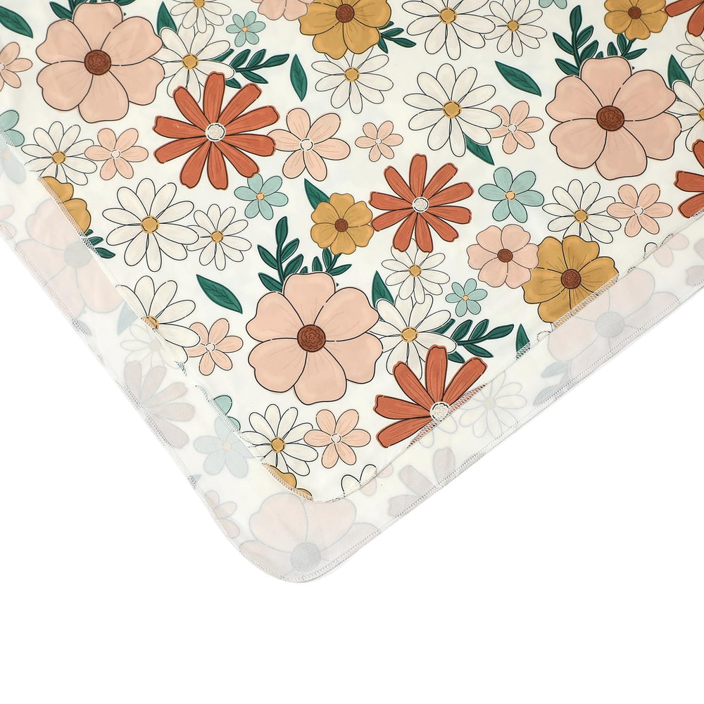Galabloomer photo-shoot ready baby blanket ideal for special occasions.