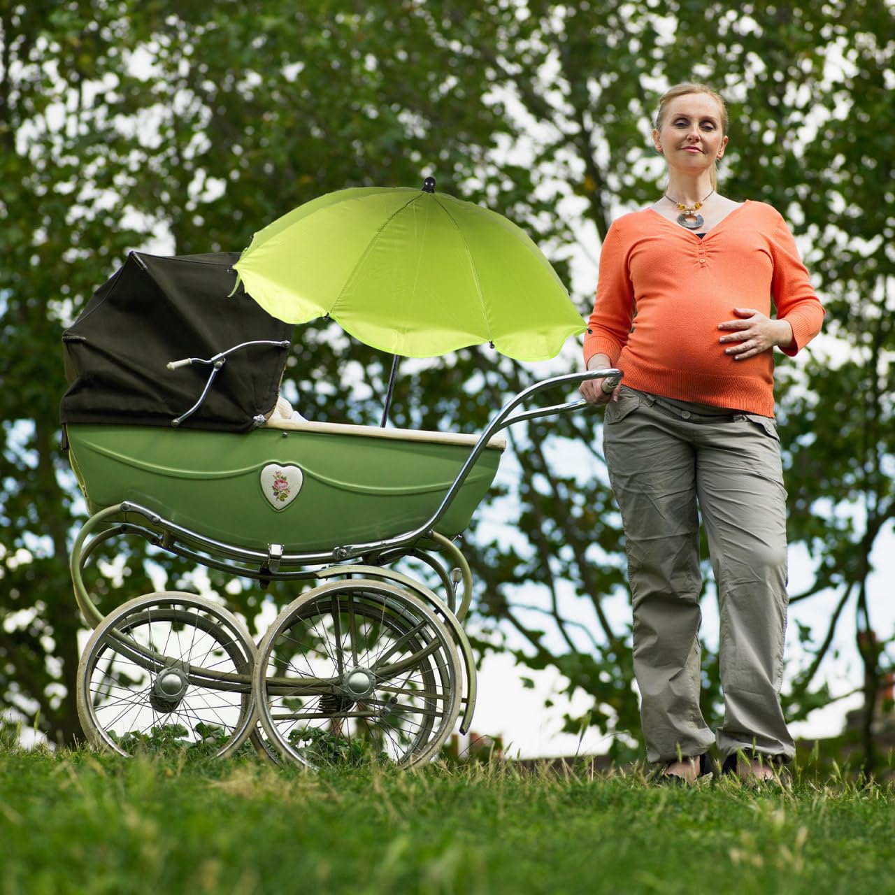 Garneck lightweight-foldable-design makes storage quick and easy.
