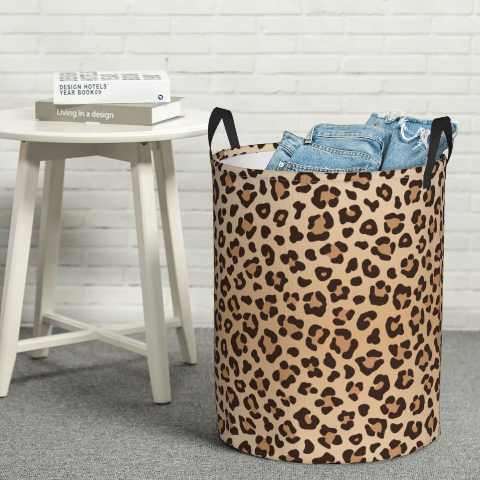 Gbuzozie leopard-print round laundry hamper suits bedrooms, nurseries, and dorms.