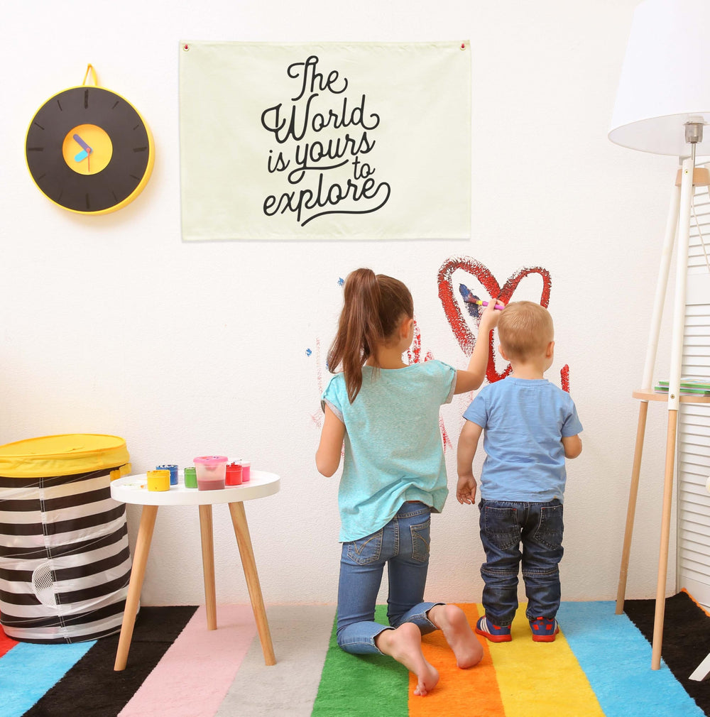 GEANHIL front-door banner decor enhances entryway with inspirational, kid-friendly design.
