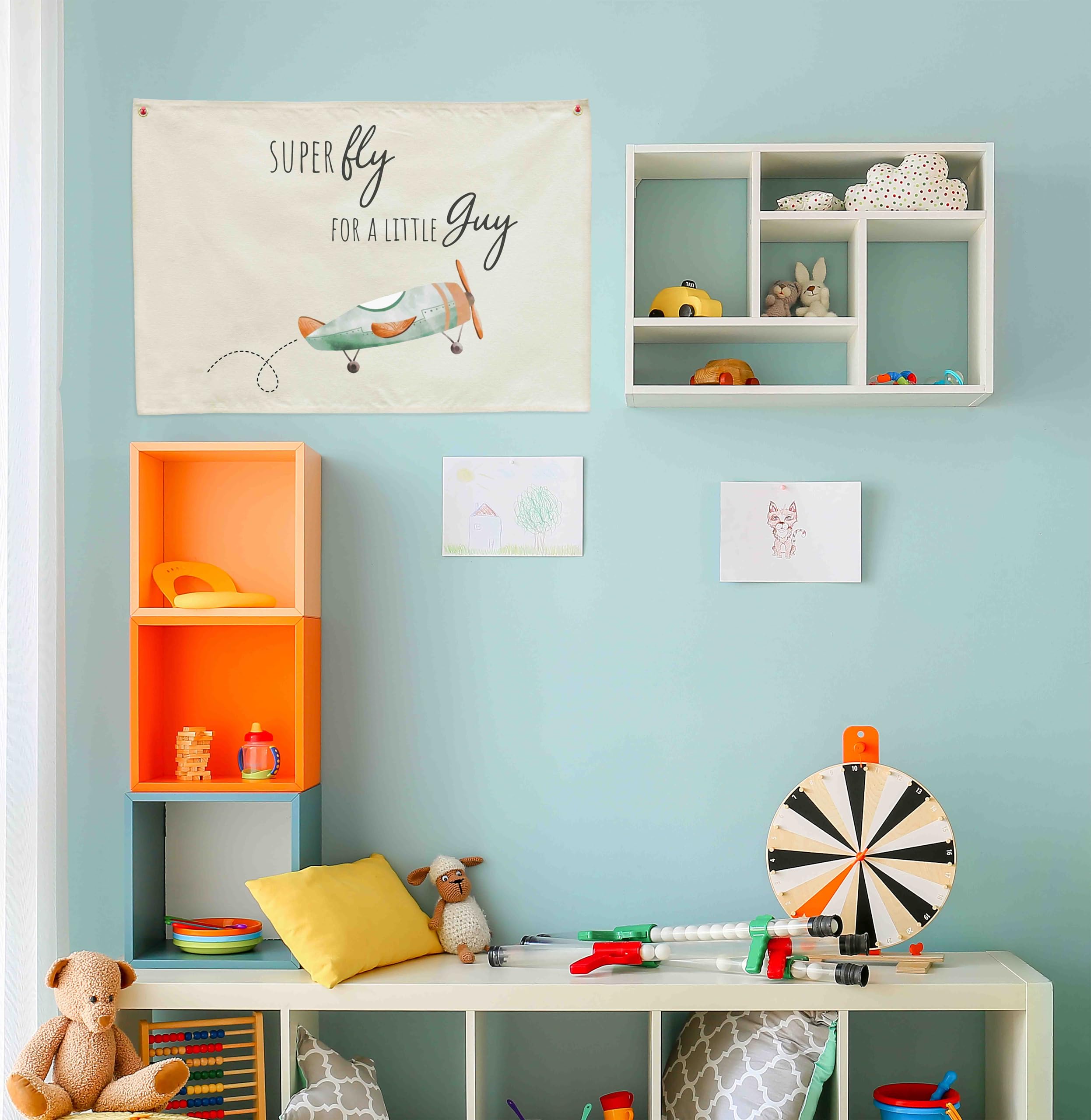 GEANHIL banner shows two eyelets for easy hanging