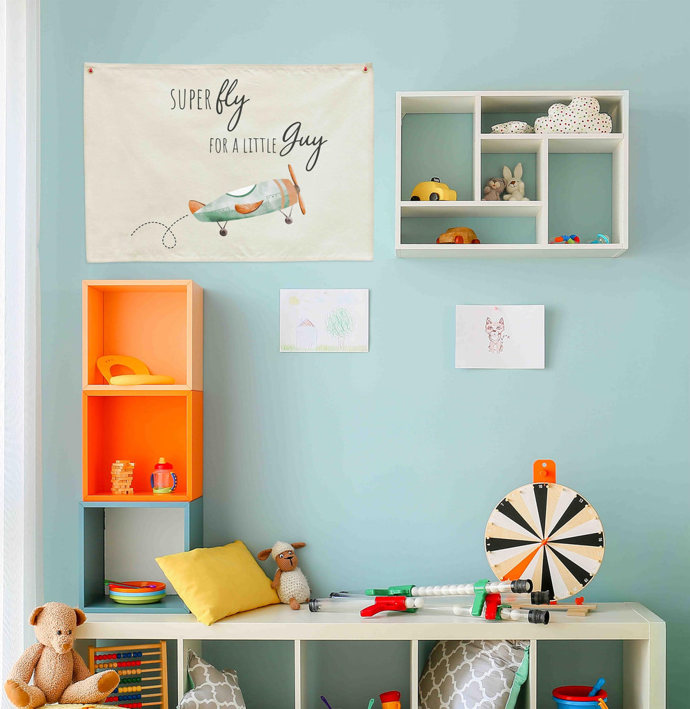 GEANHIL banner shows two eyelets for easy hanging