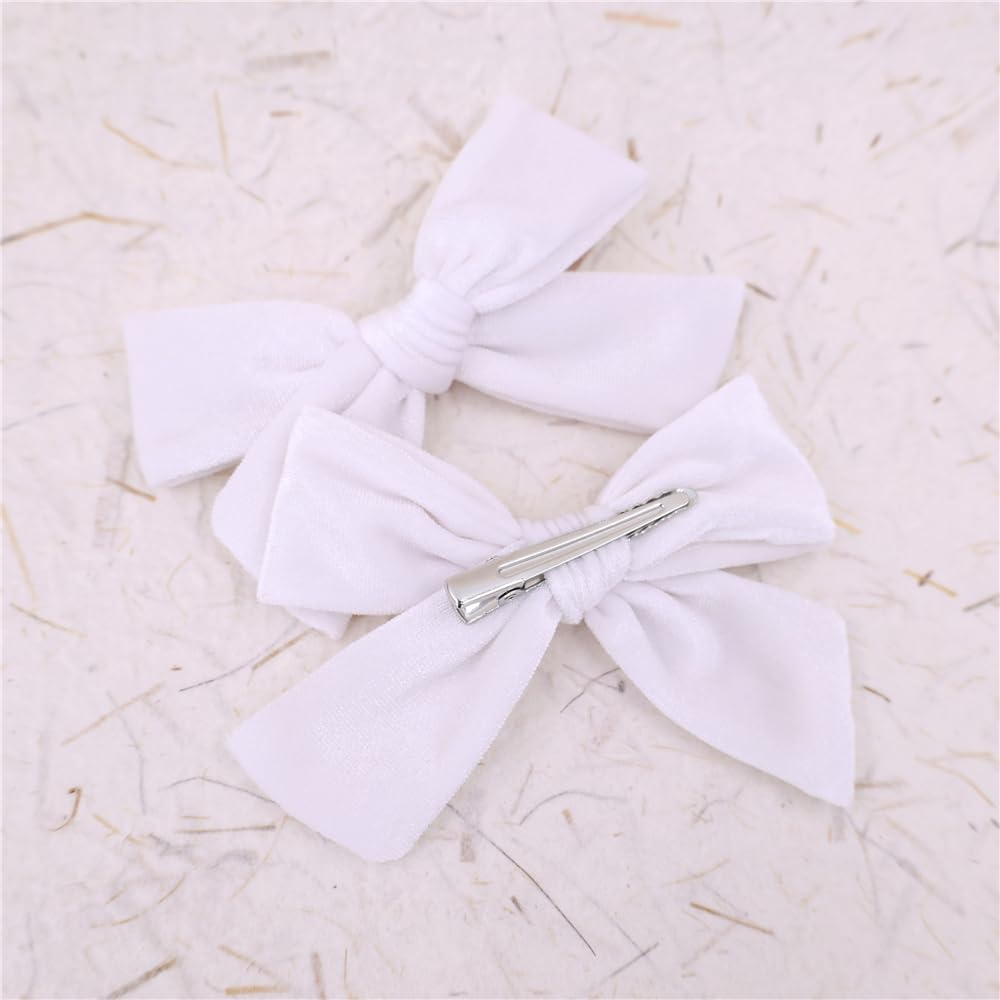 Gebelle velvet bow with clip, versatile for holiday or everyday wear