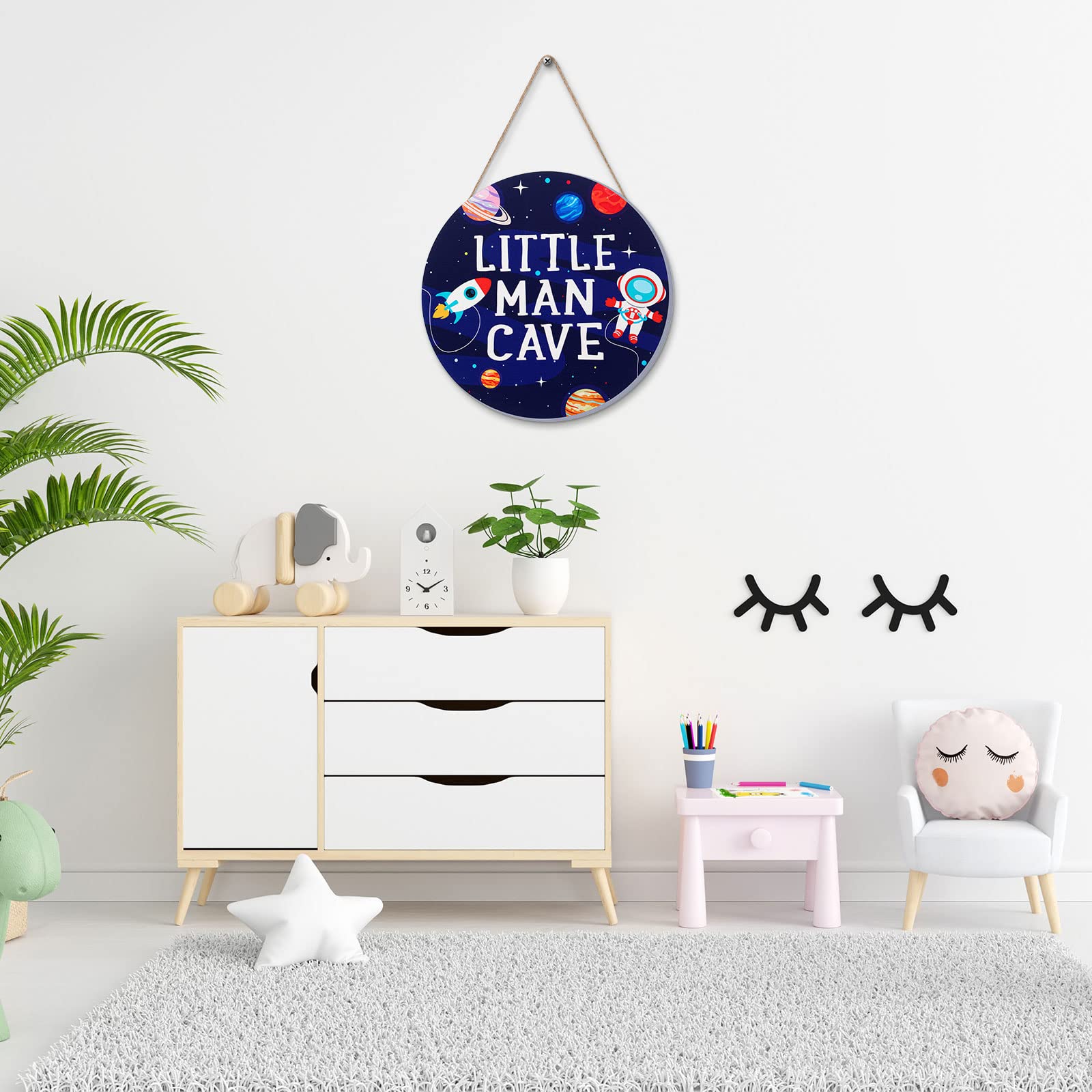 Geelin astronaut room plaque enhances nurseries with a durable wooden finish