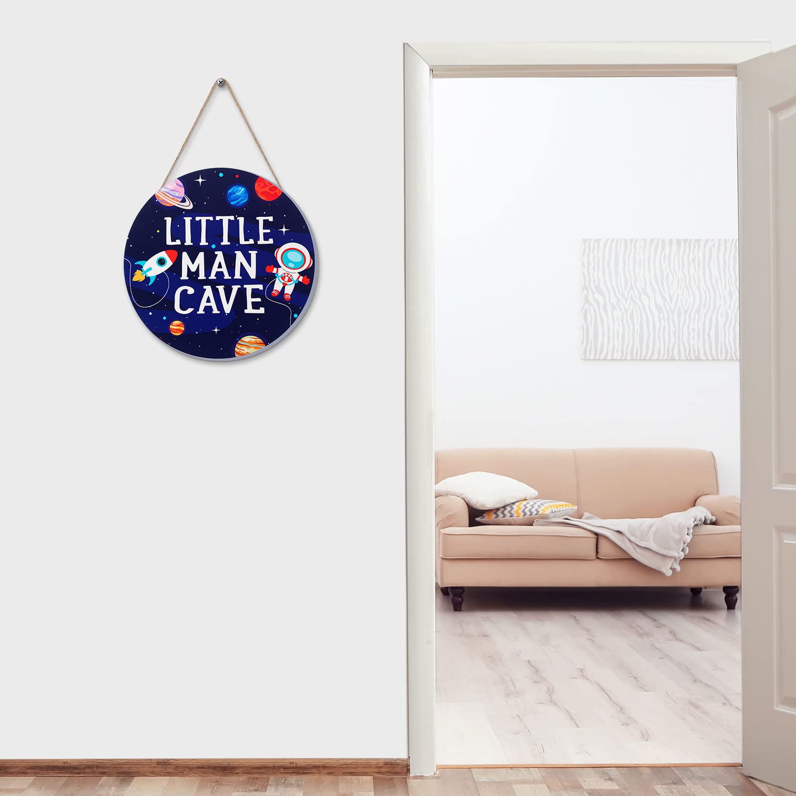 Geelin Space room decor with rocket and planet motifs inspires curious minds