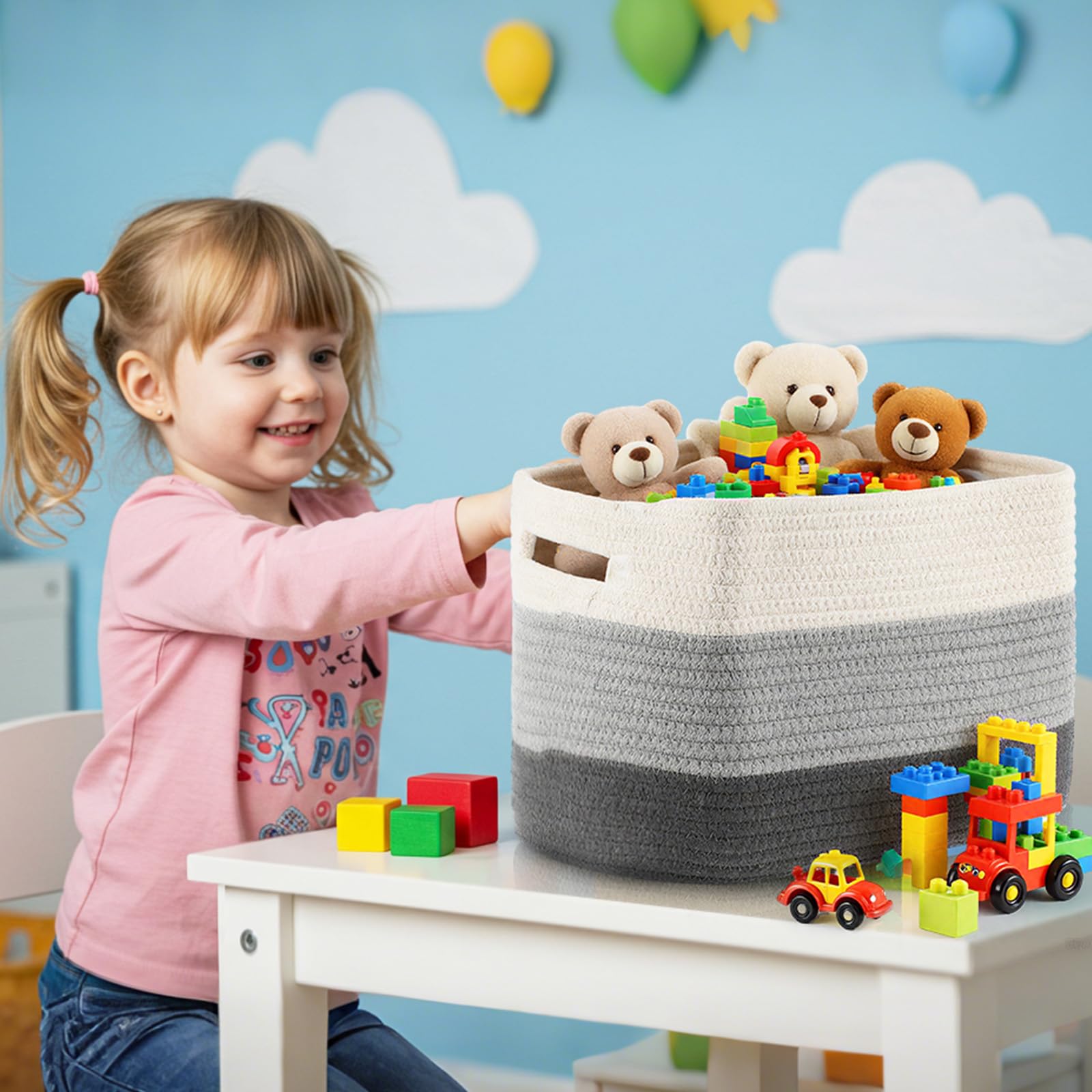 Geetery basket with handle design for easy carrying.