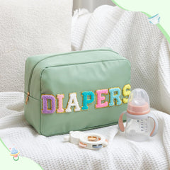 Geetery smooth top zipper on diaper bag enables easy opening during busy care moments.