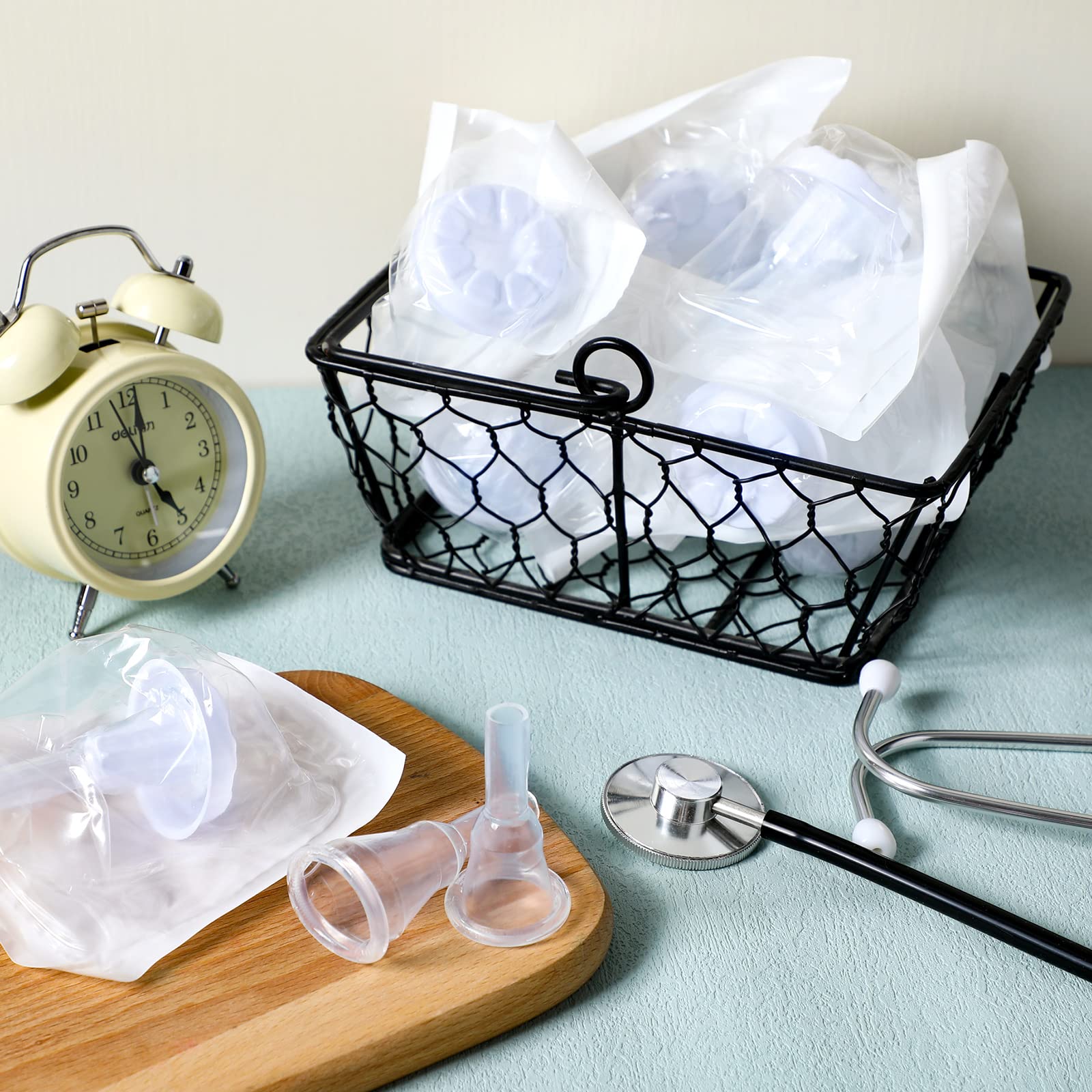 Geiserailie easy-to-carry case keeps catheters organized and accessible.